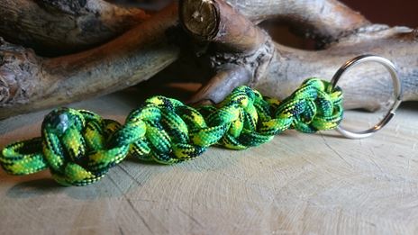 Paracord Schlüsselanhänger Helix